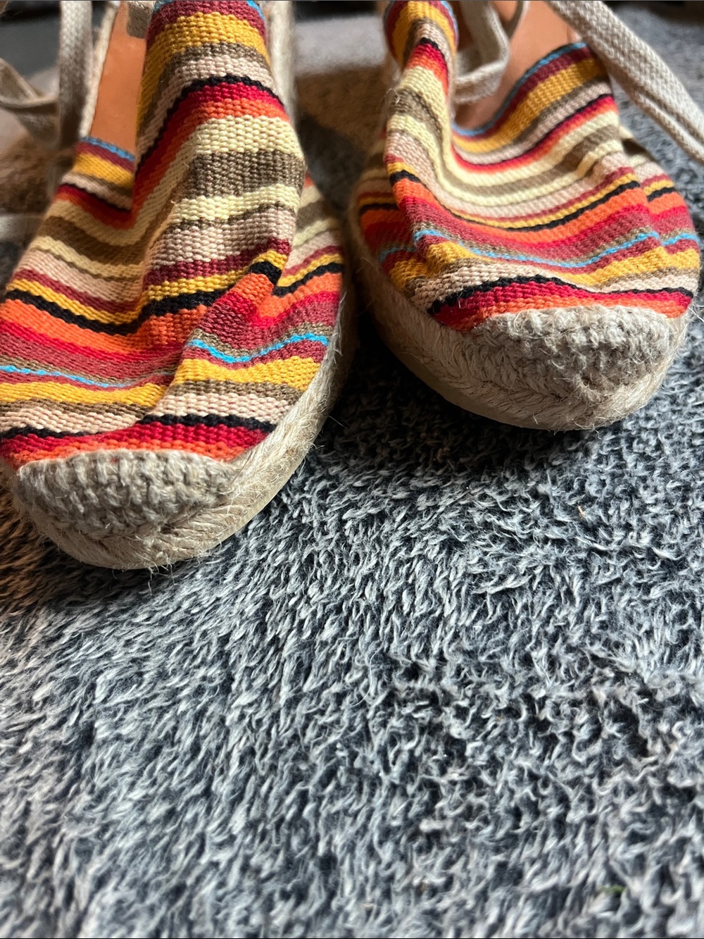 New Andre Assous espadrille Never worn - Picture 11 of 11